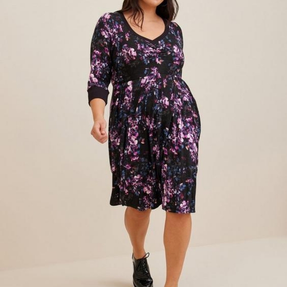 Torrid Mini Supersoft Push V-Neck Skater Dress NWT‎ size 1 - Picture 1 of 9